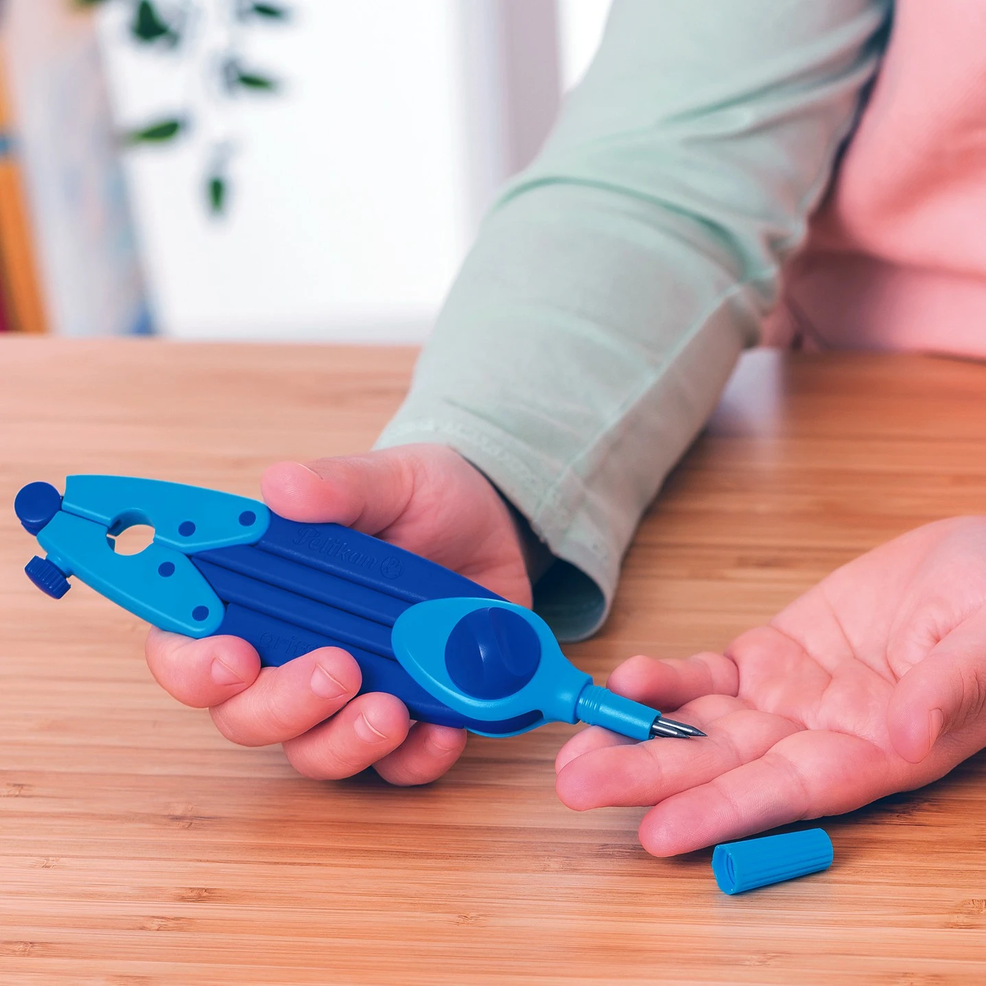 Pelikan Griffix® Zirkel Mit Spitzenschutz, Blau – Bild 3